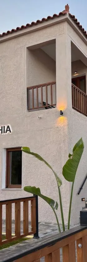 KYNTHIA seaview apartments samos，位于马拉松坎博斯的酒店