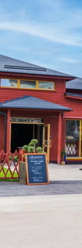 Slottsgården Hotell & Restaurang，位于瓦斯泰纳的酒店