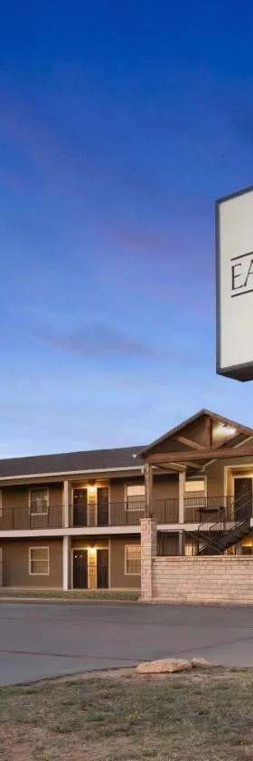 Eagle's Den Suites Big Spring a Travelodge by Wyndham，位于大斯普林的酒店