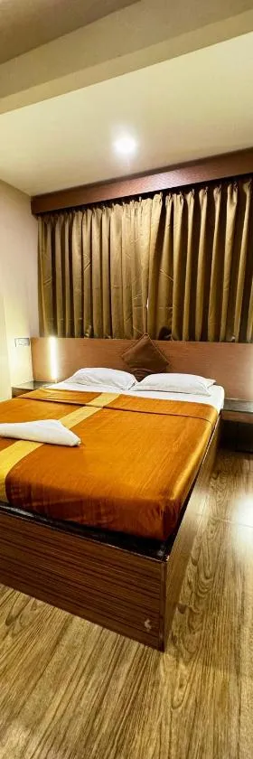 Silver Line Hotel - Nr Netaji Subhash Chandra Bose International Airport，位于加尔各答的酒店
