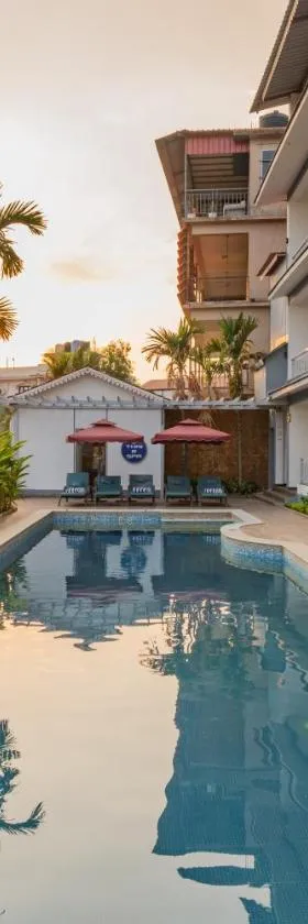 Alaya Stays Gracias Retreat near Ashvem Beach 3 minutes Walk From The Beach，位于莫尔吉姆的酒店