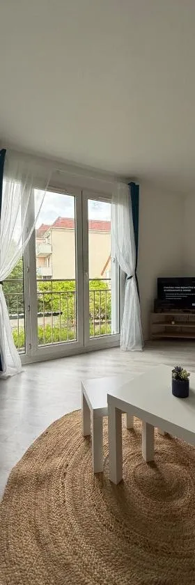 Cozy, quiet and bright studio，位于阿尔帕容的酒店