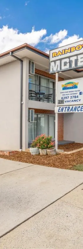 Rainbow Motel Queanbeyan，位于昆比恩的酒店