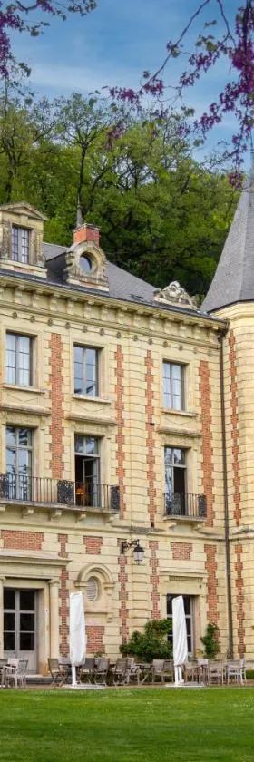 Château de Perreux, The Originals Collection，位于阿姆博斯的酒店