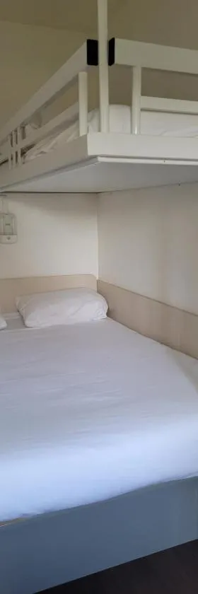 TIP HOTEL CAMBRAI ex HOTEL F1，位于康布雷的酒店