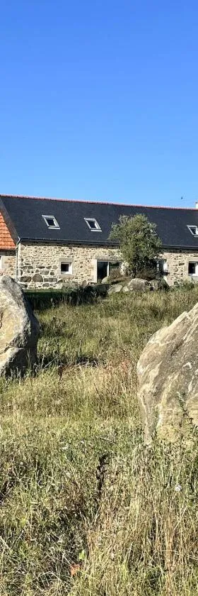 Menhirs et Moutons Ouessant，位于Plouëc-du-Trieux的酒店