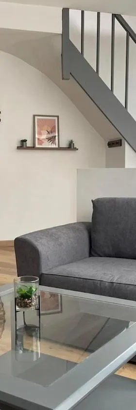 Appartement en duplex, 1e étage, proche commodités，位于阿尔芒蒂耶尔的酒店