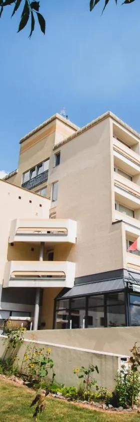 Wellness hotel Lucia，位于卢日尼采河畔韦塞利的酒店