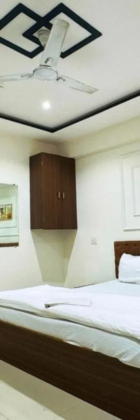 Hotel Palladium，位于苏拉特的酒店