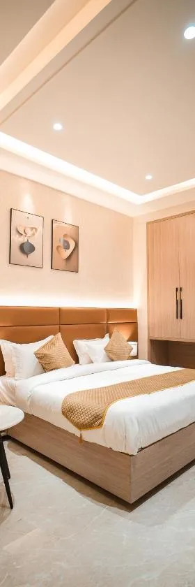 Hotel QUBA，位于卢迪亚纳的酒店