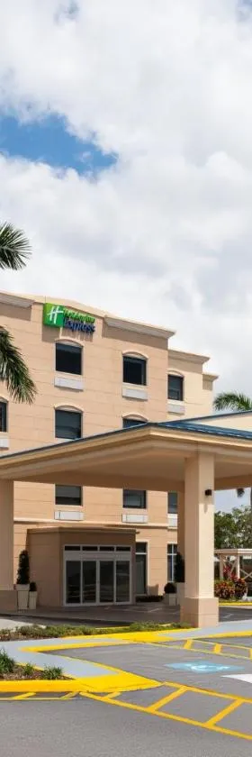 Holiday Inn Express & Suites Boynton Beach West by IHG，位于波因顿海滩的酒店