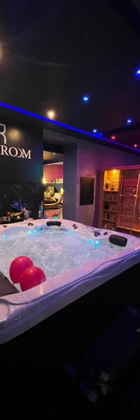 Spazuroom Luxury Suite，位于穆斯克龙的酒店