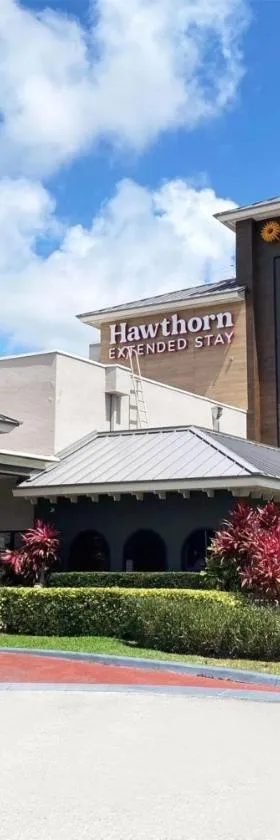 Hawthorn Extended Stay by Wyndham Ft Lauderdale Cypress Crk，位于劳德代尔堡的酒店