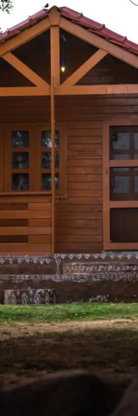 Leo wooden resorts，位于亨比的酒店