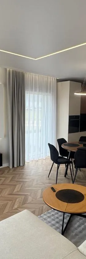 8 miegamų vietų SOLUNA vila šalia Klaipėdos，位于Martinai的酒店