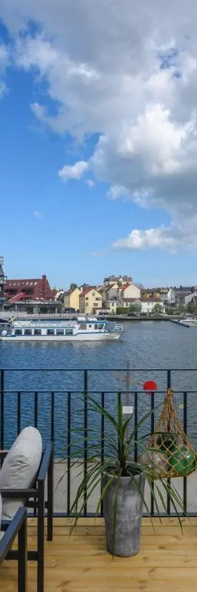 Blomlöfs Hotell Saltö，位于卡尔斯克鲁纳的酒店