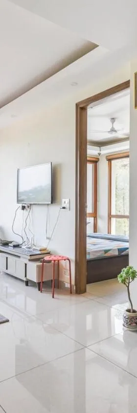 2BHK Furnished Apartment/Near Kasauli/Barog/Luv Fun & Adventure，位于索兰的酒店