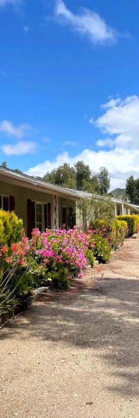 Sierra Pelona Motel，位于圣塔克拉瑞塔的酒店