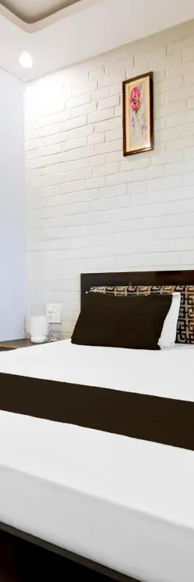 Hotel O Dariyapur Near Railway Crossing，位于Sultānpur的酒店