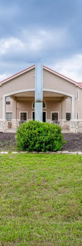 Texan Inn By OYO Beeville US-181，位于Beeville的酒店