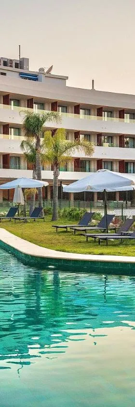 Hotel Serawa Moraira，位于莫莱拉的酒店