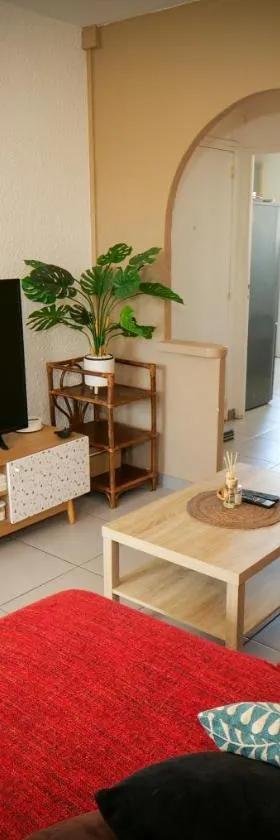 Appart 6 pers Marignane à 5 min -plage et aéroport，位于马里尼亚讷的酒店