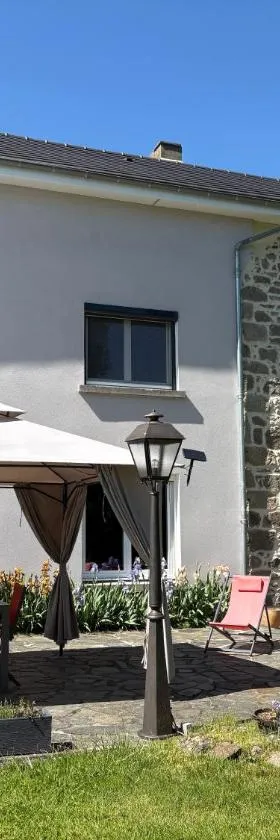 Relais des combrailles，位于Tralaigues的酒店