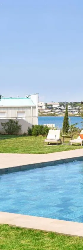 Golden Tulip Hotel & Rooftop Martigues Provence，位于马蒂格的酒店
