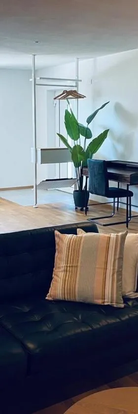 Tolle Wohnung mit Seeblick，位于沼泽附近策尔的酒店
