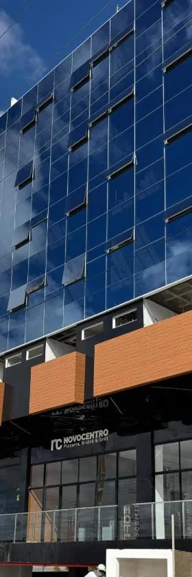HOTEL NOVO CENTRO，位于彼得罗利纳的酒店