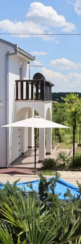 Summer House - Adonis，位于Čitluk的酒店