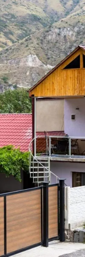 Vardzia Guesthouse Tmogvi，位于T'mogvi的酒店