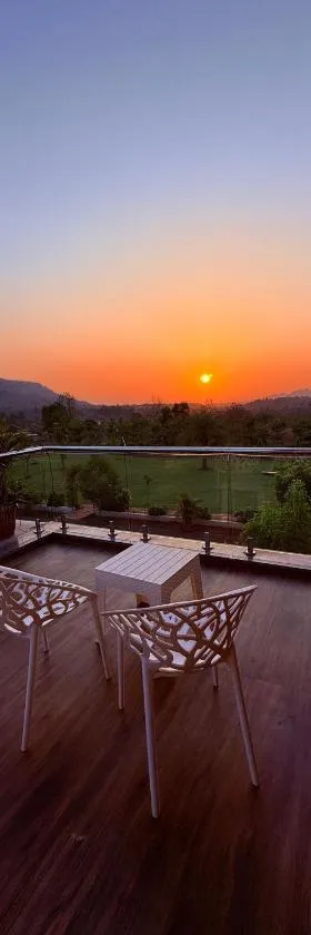 Katha Villa 63 - Luxury Holiday Home，位于卡尔贾特的酒店