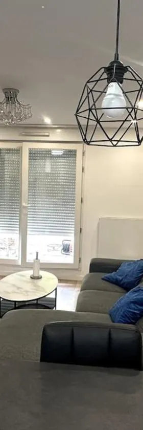 Cozy 3 rooms with terrace between Paris & Disney，位于诺伊斯·勒·格兰德的酒店