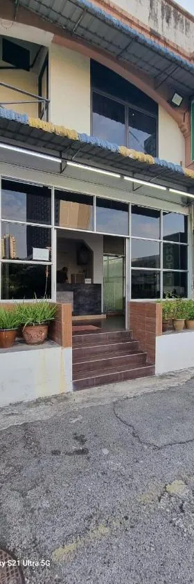 Zahaar KN Inn，位于峇都丁宜的酒店
