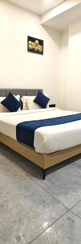 The Sky Comfort Hotel Krisha, Dwarka，位于德瓦尔卡的酒店