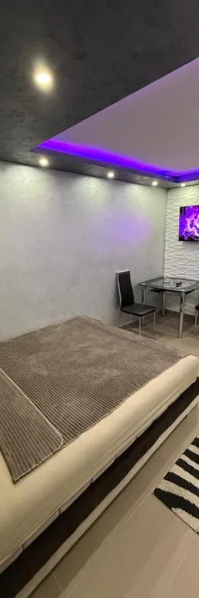 Element Apartman Obrenovac, Privatni Parking，位于Obrenovac的酒店