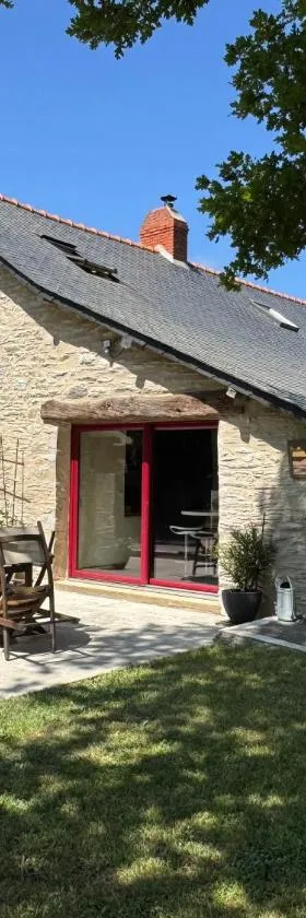 Gîte de la Haie des Bois - 8P，位于Plessé的酒店