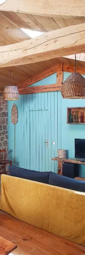 Charmante maison de campagne，位于Saint-Victor的酒店