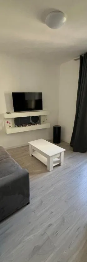Appartement 2p near Paris，位于莱克朗兰比塞特尔的酒店