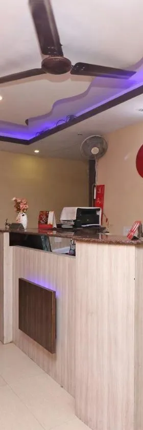 OYO 1764玛鲁提洛奇酒店，位于Dam Dam的酒店