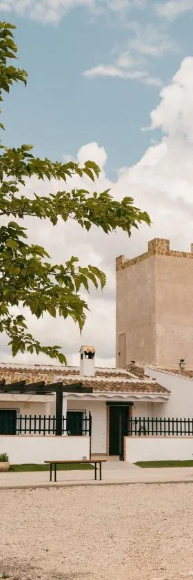 Apartamentos Turísticos La Teja，位于Arroyo del Ojanco的酒店