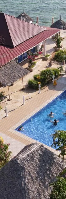 Coral Cliff Villas Zanzibar，位于Makunduchi的酒店