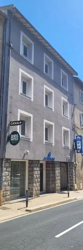 Logis Hotel Restaurant Le Cygne，位于Yssingeaux的酒店