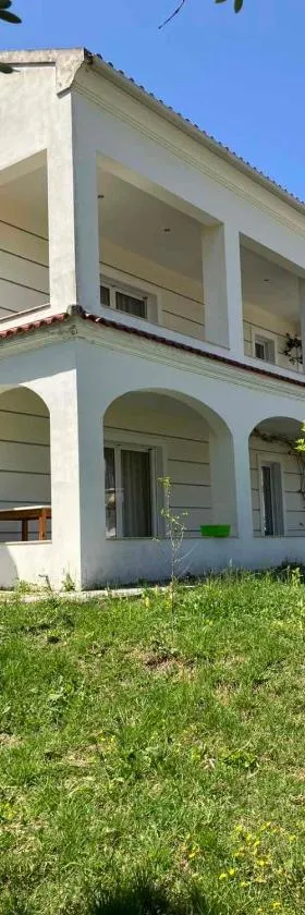Dora's apartment，位于佩罗德斯的酒店