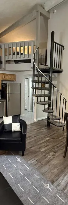 Boyne Mountain Condo -Sleeps 12，位于博因福尔斯的酒店