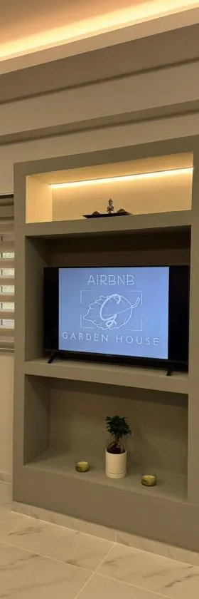 Garden House，位于卡拉马塔的酒店