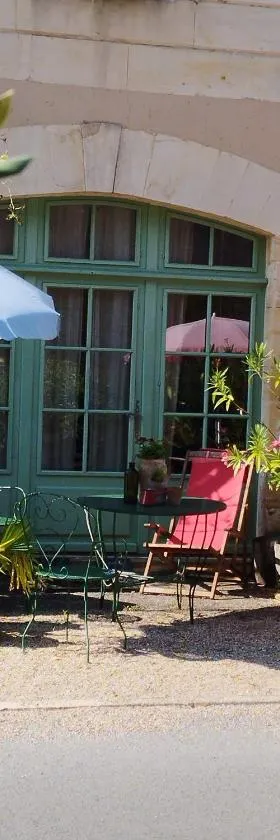 Aux chambres du bourg，位于Saint-Avit-Sénieur的酒店
