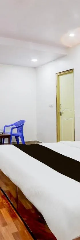 HOTEL O RMS GRAND，位于Patancheru的酒店