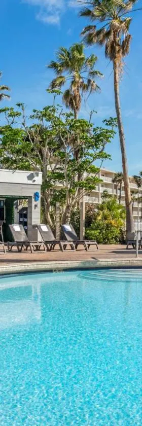 Best Western Cocoa Beach - Port Canaveral，位于可可比奇的酒店